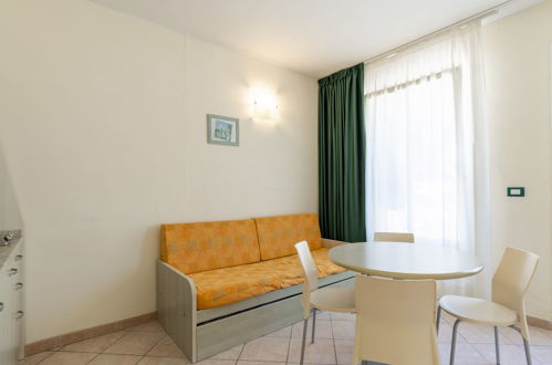 Foto 7 - Appartamento con 1 camera da letto a Imperia con piscina e vista mare