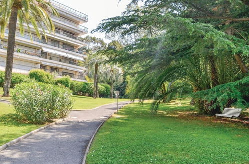 Foto 17 - Appartamento con 1 camera da letto a Cannes con piscina e vista mare