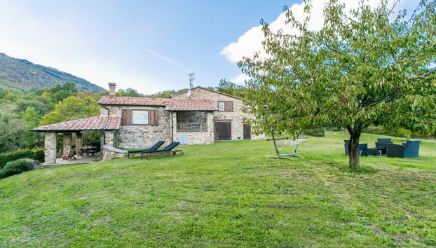 Casa de 4 quartos em Montieri com jardim e terraço - Foto 2