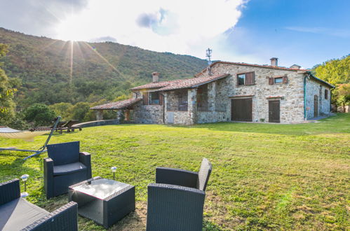 Photo 1 - Maison de 1 chambre à Montieri avec jardin et terrasse