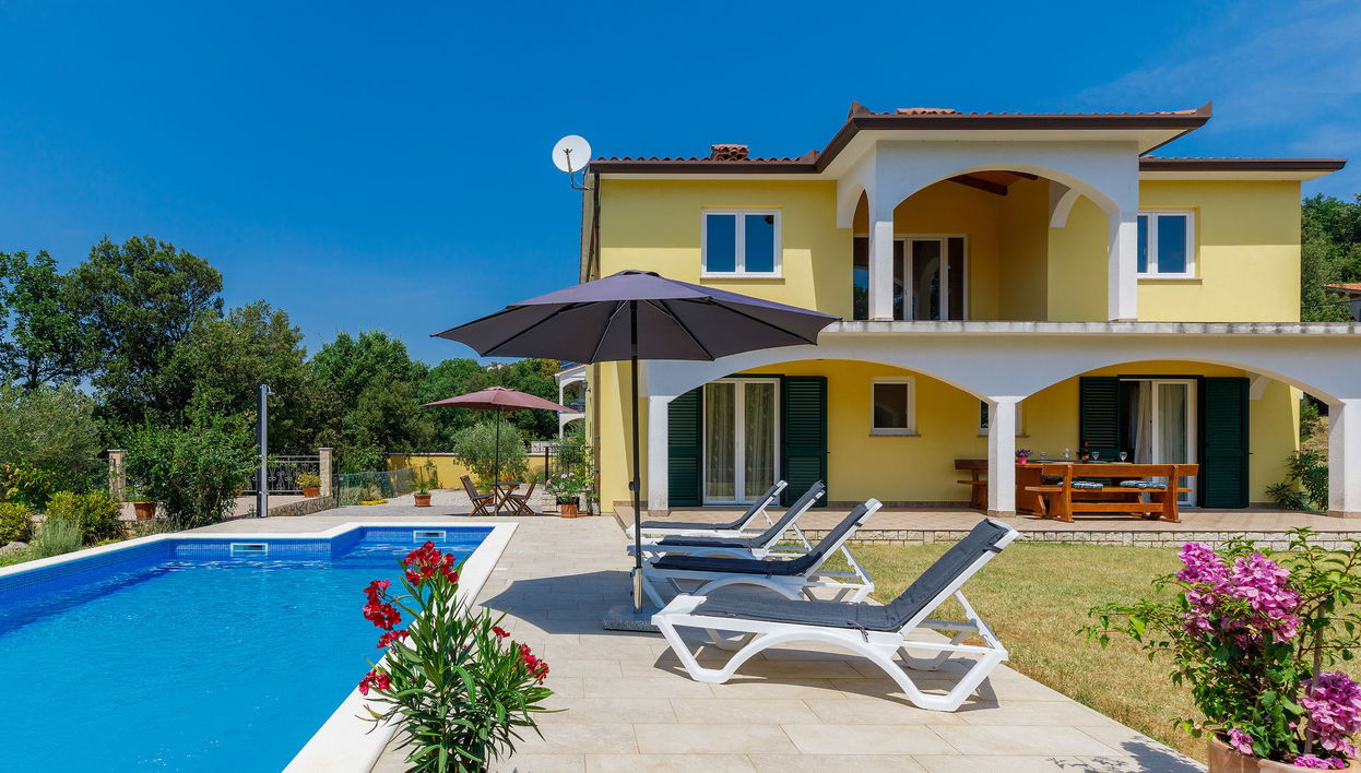 Casa de 4 quartos em Labin com piscina privada e jardim - Foto 1