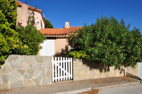 Foto 19 - Casa de 1 habitación en Cavalaire-sur-Mer con piscina y vistas al mar