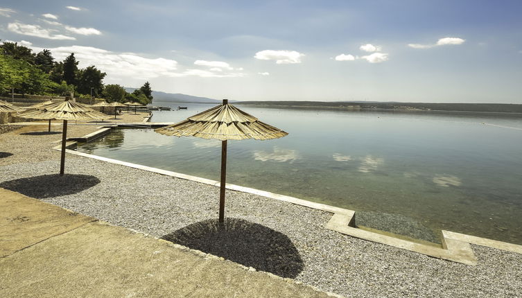 Foto 1 - Apartamento de 2 quartos em Jasenice com piscina e vistas do mar