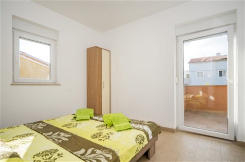Photo 9 - Appartement de 2 chambres à Ližnjan avec jardin et terrasse
