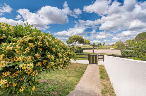 Foto 16 - Appartamento con 1 camera da letto a Le Grau-du-Roi con giardino e terrazza