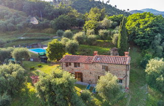 Foto 3 - Casa de 3 habitaciones en Pescia con piscina y jardín