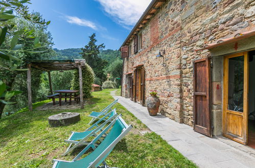 Foto 1 - Casa con 3 camere da letto a Pescia con piscina e giardino