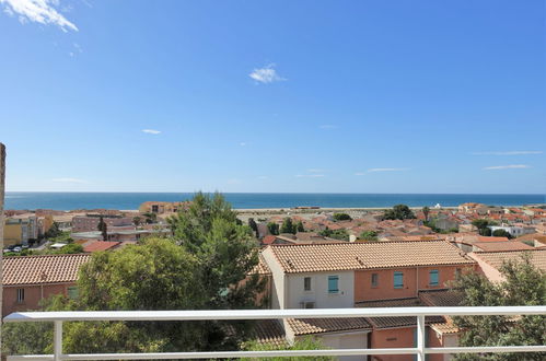 Foto 5 - Haus mit 2 Schlafzimmern in Fleury mit schwimmbad und blick aufs meer