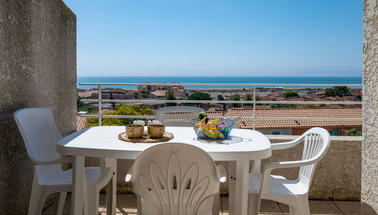 Photo 1 - Maison de 2 chambres à Fleury avec piscine et vues à la mer