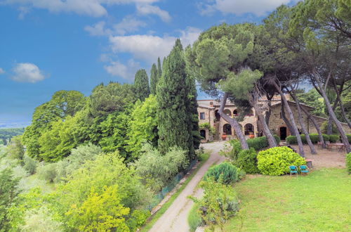 Photo 22 - 2 bedroom Apartment in Castellina in Chianti with swimming pool and garden