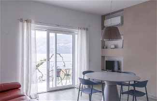 Foto 2 - Apartamento de 1 habitación en Brenzone sul Garda con jardín y vistas a la montaña