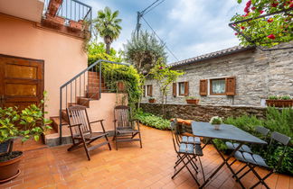 Photo 3 - Maison de 2 chambres à Arizzano avec jardin et vues sur la montagne