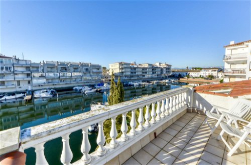Foto 33 - Casa de 3 habitaciones en Castelló d'Empúries con terraza y vistas al mar