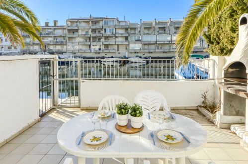 Foto 29 - Casa de 3 habitaciones en Castelló d'Empúries con terraza y vistas al mar