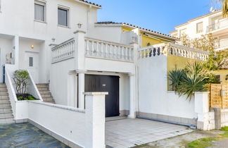 Photo 1 - Maison de 3 chambres à Castelló d'Empúries avec jardin et terrasse