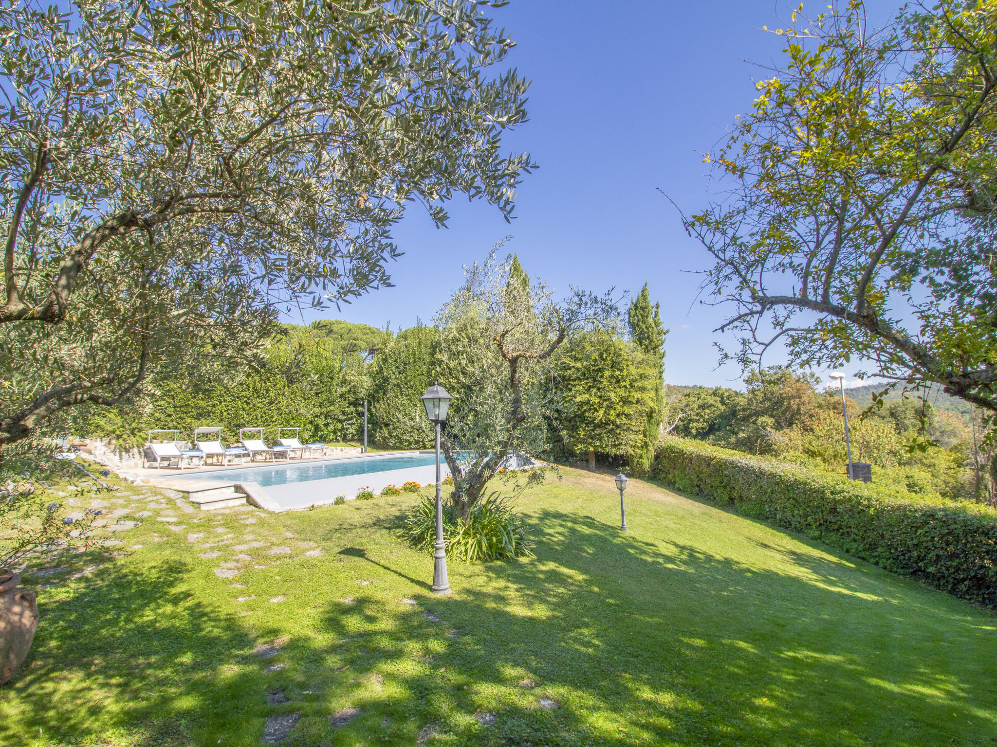 Foto 43 - Haus mit 4 Schlafzimmern in San Lorenzo Nuovo mit privater pool und garten