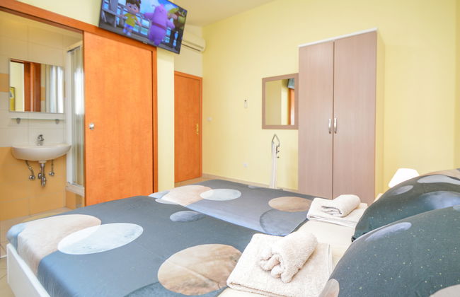 Casa de 5 quartos em Tribunj com piscina privada e jardim - Foto 24