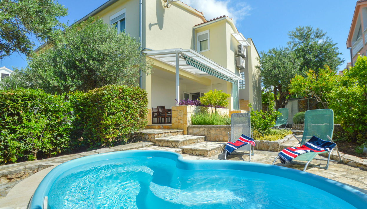 Casa de 5 quartos em Tribunj com piscina privada e jardim - Foto 1