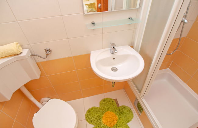 Casa de 5 quartos em Tribunj com piscina privada e jardim - Foto 25