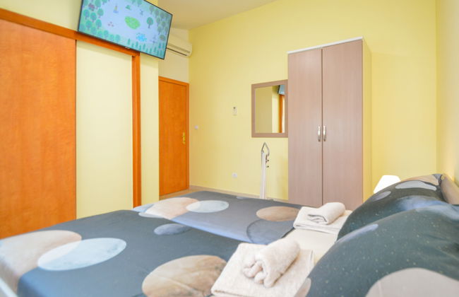 Casa de 5 quartos em Tribunj com piscina privada e jardim - Foto 26
