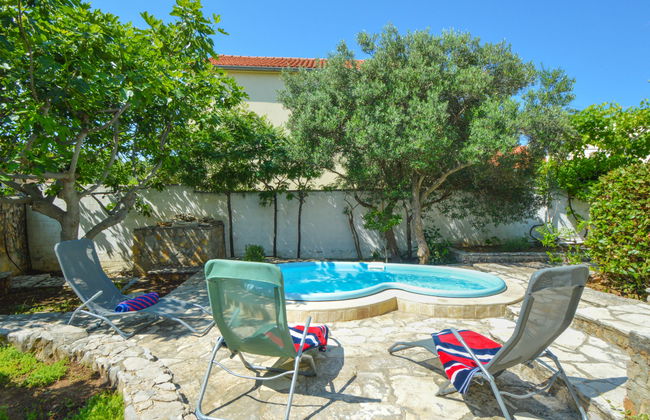 Casa de 5 quartos em Tribunj com piscina privada e jardim - Foto 18