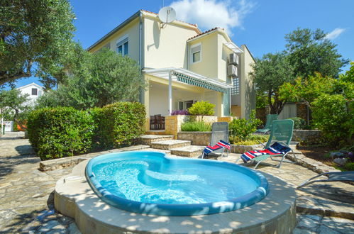 Photo 34 - Maison de 4 chambres à Tribunj avec piscine privée et vues à la mer