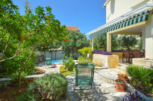 Photo 16 - Maison de 4 chambres à Tribunj avec piscine privée et vues à la mer