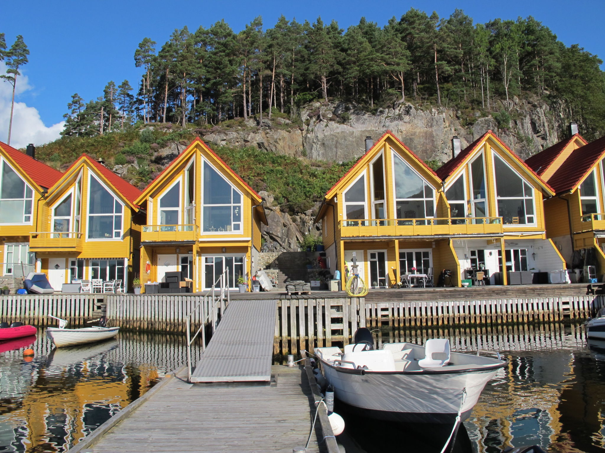 Foto 1 - Apartamento de 2 habitaciones en Tysnes con jardín y terraza