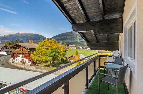 Foto 6 - Apartment mit 4 Schlafzimmern in Hollersbach im Pinzgau mit blick auf die berge