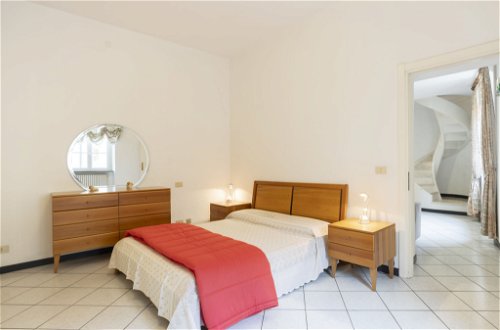 Foto 9 - Appartamento con 1 camera da letto a Finale Ligure con vista mare