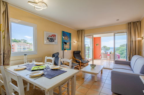 Foto 6 - Apartamento de 2 habitaciones en Roquebrune-sur-Argens con piscina y terraza