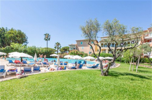 Foto 20 - Apartamento de 2 habitaciones en Roquebrune-sur-Argens con piscina y vistas al mar