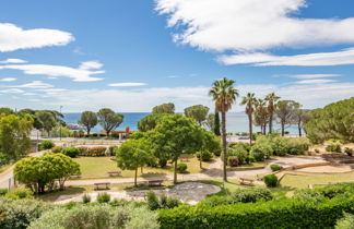 Foto 2 - Apartamento de 2 habitaciones en Roquebrune-sur-Argens con piscina y terraza