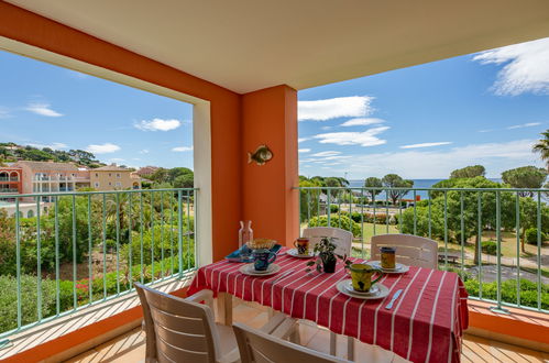 Foto 1 - Apartment mit 2 Schlafzimmern in Roquebrune-sur-Argens mit schwimmbad und blick aufs meer