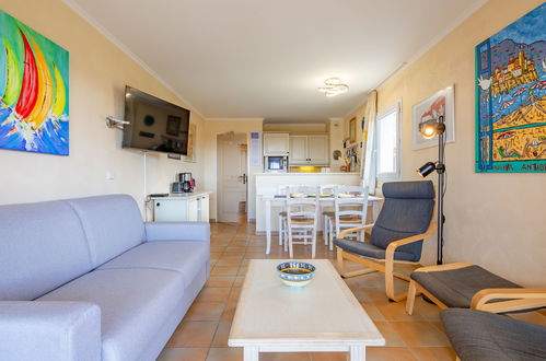 Foto 5 - Apartment mit 2 Schlafzimmern in Roquebrune-sur-Argens mit schwimmbad und blick aufs meer