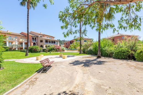 Foto 22 - Appartamento con 1 camera da letto a Roquebrune-sur-Argens con piscina e vista mare