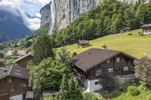 Foto 31 - Casa de 6 quartos em Lauterbrunnen com jardim