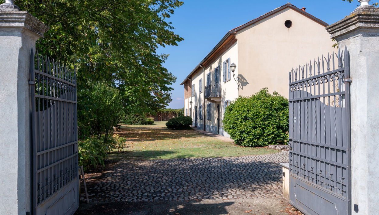 Maison de 5 chambres à Tortona avec piscine privée et jardin - Photo 1