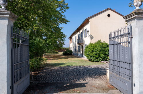 Photo 1 - Maison de 4 chambres à Tortona avec piscine privée et jardin