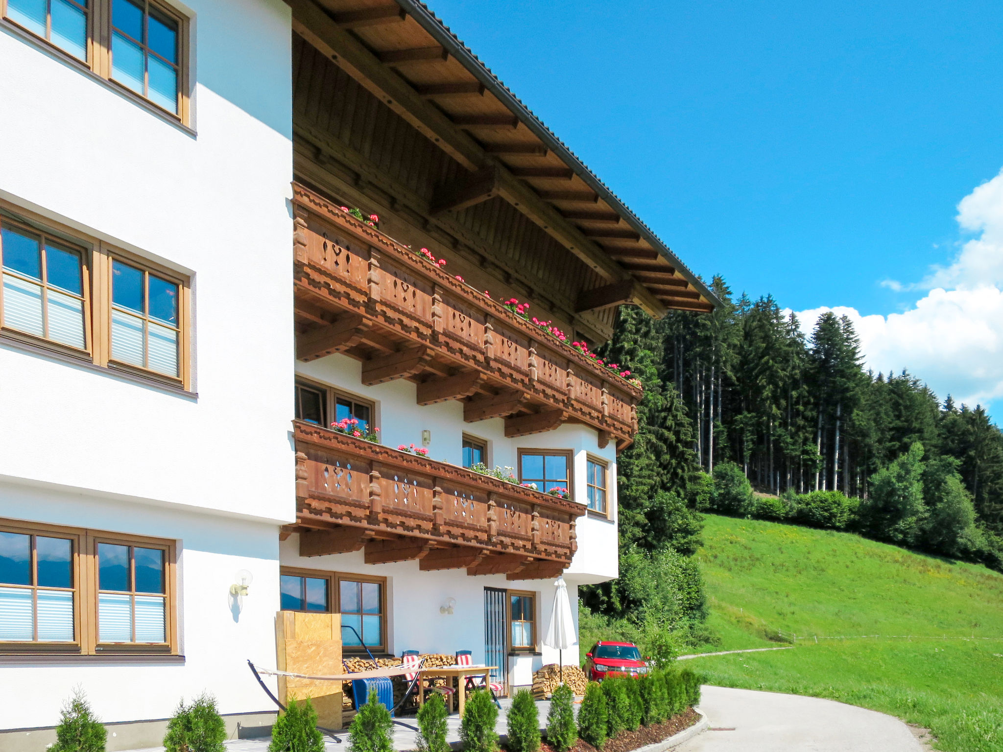 Foto 2 - Apartamento de 2 habitaciones en Hart im Zillertal con vistas a la montaña