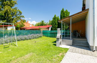 Photo 2 - Maison de 3 chambres à Balatonboglár avec terrasse et vues sur la montagne