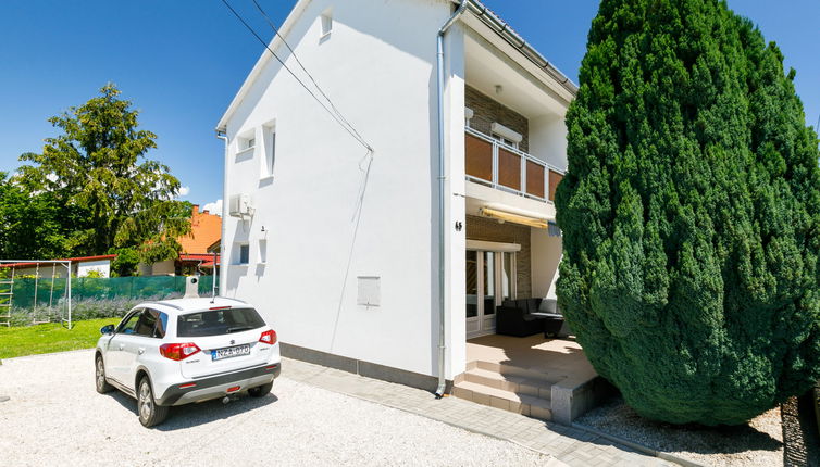 Foto 1 - Casa con 3 camere da letto a Balatonboglár con terrazza e vista sulle montagne