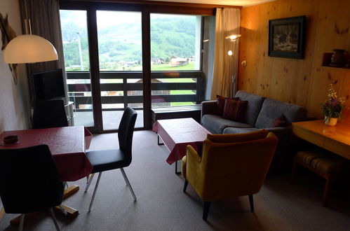 Foto 3 - Apartamento em Disentis/Mustér com piscina e vista para a montanha