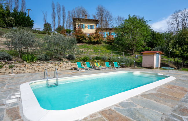 Casa de 7 quartos em Cossano Belbo com piscina privada e jardim - Foto 1