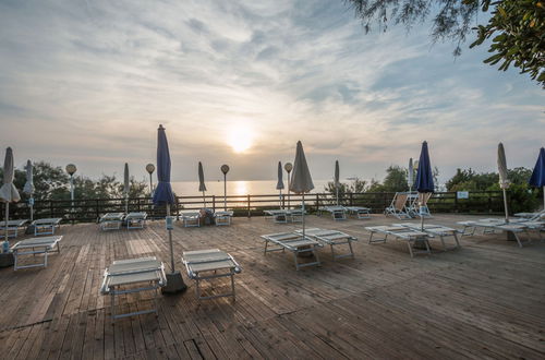 Foto 3 - Casa con 2 camere da letto a Livorno con piscina e vista mare