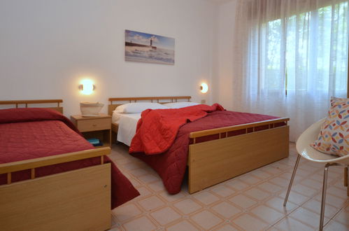 Foto 8 - Appartamento con 2 camere da letto a Lignano Sabbiadoro con vista mare