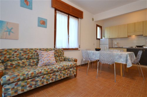 Foto 7 - Appartamento con 2 camere da letto a Lignano Sabbiadoro con vista mare