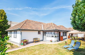Foto 1 - Casa de 2 quartos em Balatonőszöd com jardim e terraço