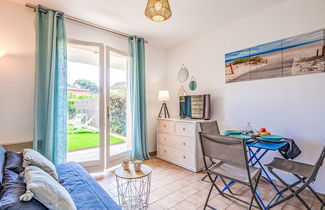 Photo 2 - 1 bedroom Apartment in Sainte-Maxime with garden and terrace