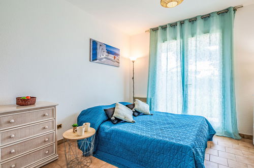 Photo 8 - 1 bedroom Apartment in Sainte-Maxime with garden and terrace